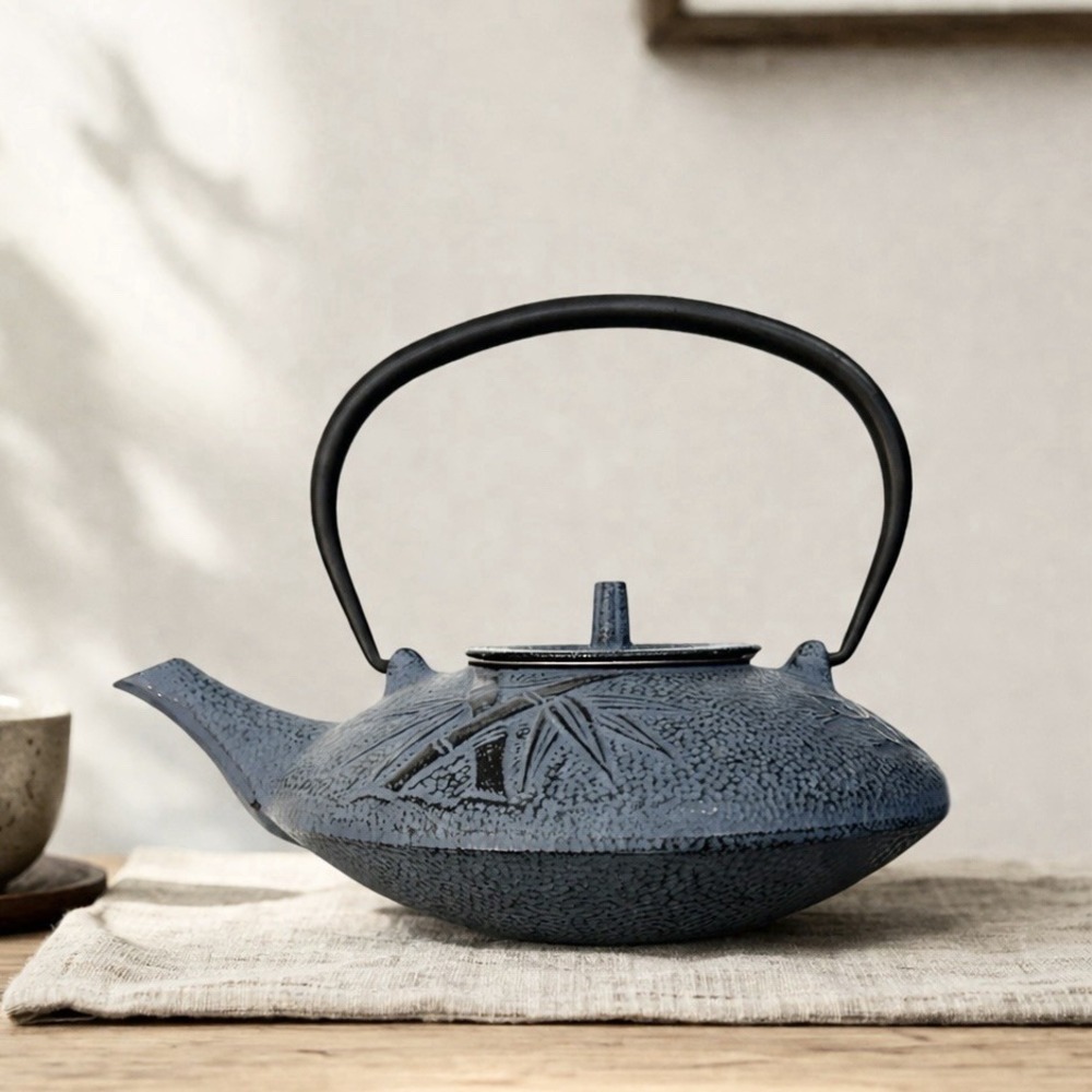 OLD DUTCH  Tetsubin Style Cast Iron Teapot w/ Stainless Infuser Blue Bamboo
